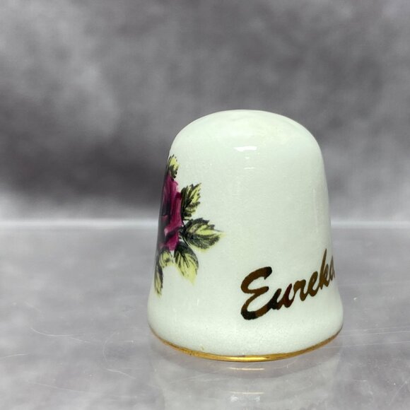 Eureka Springs Souvenir Ceramic Thimble With Pink & Purple Rose Design - Picture 3 of 8
